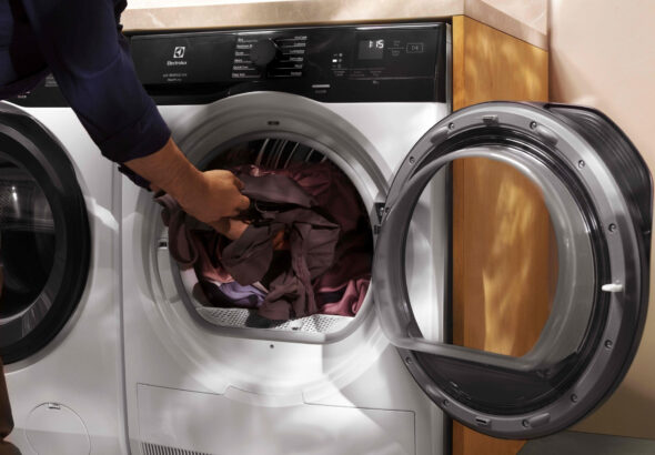 Wysusz ubrania w 75 minut z programem QuickCare w suszarce Electrolux